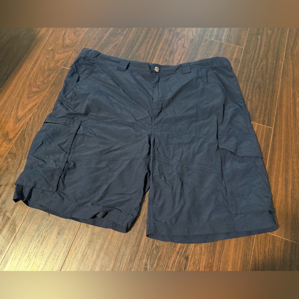 Men's Columbia 42w Navy Cargo Shorts